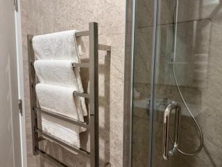 3BR Auckland Holiday Home near Outlet shops and Costco - 4