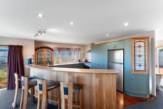 Nature Vistas - Lake Taupo Holiday Home - Taupo - 2