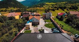 Pensiunea Elis - Coronini - 2
