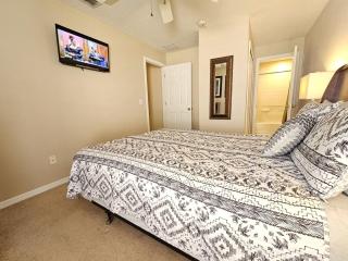 4 bedroom and 3 bath home in the highly rated community of Solana! - Davenport - 4