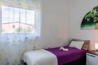 Apartments with parking space Vir - 23333 - 2