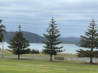 A Beach front Apartment - Batehaven - 6