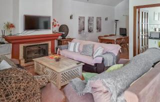 Stunning Home In Chiclana De La Fronter - 3