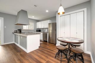 Spacious 3bed 2 bath with a modern feel - 3