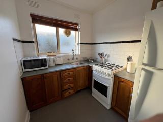 Vibrant Stay in the Heart of St Kilda - 7