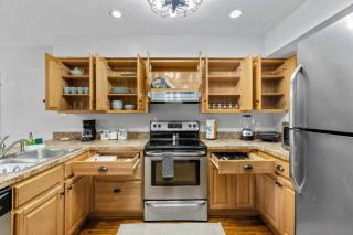 Family Friendly Townhouse with Reading Nook and Bike - Gainesville - 9