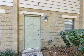 Family Friendly Townhouse with Reading Nook and Bike - Gainesville - 4