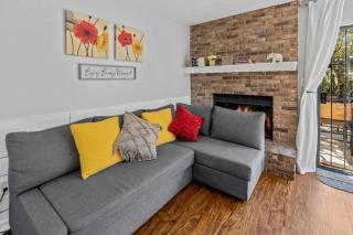 Family Friendly Townhouse with Reading Nook and Bike - Gainesville - 1