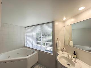 Ulysses 1 - 2 Bedroom Spacious Ocean Views - Mission Beach - 9