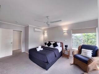 Ulysses 1 - 2 Bedroom Spacious Ocean Views - Mission Beach - 1