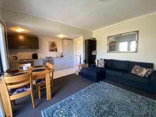 Cozy Apartment- Tranquil Haven in St Kilda's Heart - 2