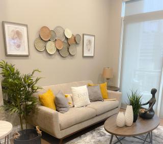 Serenity In The City 1104 - 4