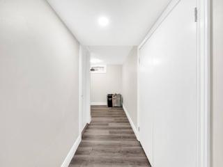Basement Apartment in south Windsor - Windsor - 3