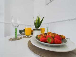 Modern 1-Bedroom Retreat in Westcliff with Fully Equipped Kitchen and Streaming Services - Southend-on-Sea - 7