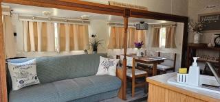 Homey Fifth Wheel Haven - 9