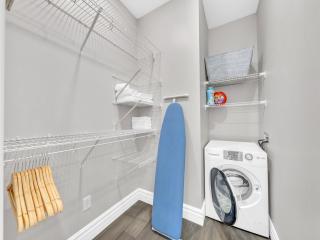 Private Luxury 1BR Apartment in Prime Location - Windsor - 5