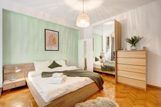 Holiday Apartments PIATA ROMANA with Balcony - Bucharest - 4