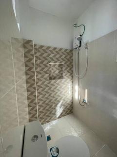 Roomiq B - Cozy 2BR APT with parking near SM Bataan - 8
