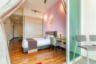 Paragon Suites Studios with Private Jacuzzi near CIQ RTS - 3