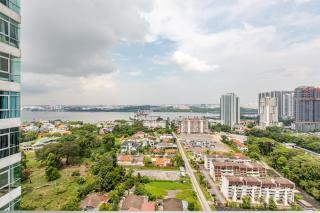 Paragon Suites Studios with Private Jacuzzi near CIQ RTS - Johor Bahru - 6
