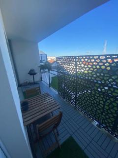 Cosy carré Haussmann, stade de franc, C D G, Paris - 1