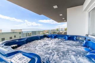Lux Penthouse Panoramic View with jacuzzi - Makarska (Macarsca) - 0