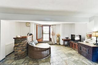 Azure Coast Seafront Retreat - Mola Kaliva - 1