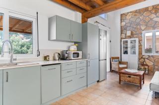 Villa Giancarlo - Lovely Villa with Stone and Wood Elements in Sivota Bay - Sivota - 4
