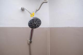 RedDoorz near Laweyan Gentan - 9