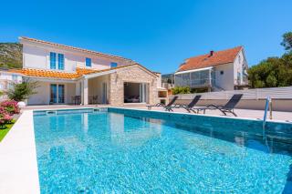 Villa Bohemica with Private Heated Pool - 4