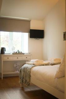 Lemon Tree Inn - Newly Refurbished Coastal Stay - Dorchester - 1