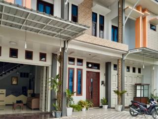 An Nisa Homestay Syariah Mitra RedDoorz - 9