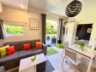 Charming Guesthouse on the Edge of Saint Germain en Laye Forest with Parking and Terrace - 5