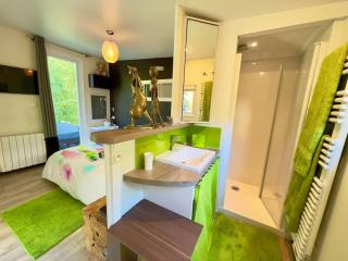 Charming Guesthouse on the Edge of Saint Germain en Laye Forest with Parking and Terrace - 2