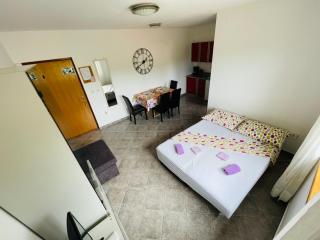 Apartments Kordić - Vis - 9