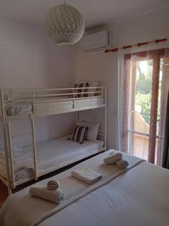Φiloxenia Apartments - Poros - 1