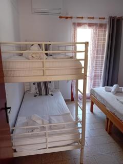 Φiloxenia Apartments - Poros - 2