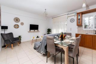 Niman Beachside Apartments - 5