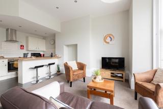 Red Lea Apartments with Pool & Spa Access - 7