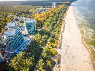 Royallux Apartment Waves Resort & SPA - Sea View from Balcony by Renters Prestige - Międzyzdroje - 9