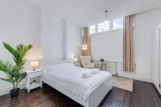 Stylish Apartment by London Eye with a Small Garden - London - 0
