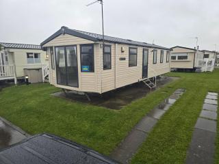 Lyons robin hood caravan 43SW - Rhyl - 3