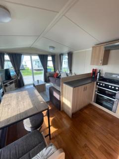 Lyons robin hood caravan 43SW - Rhyl - 9