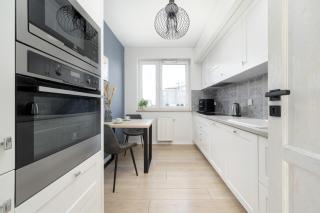 Wyjątkowy Apartament z Parkingiem dla 6 osób by Noclegi Renters - Breslavia - 2