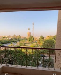 ' الشقه متاحه للايجار السنوى فقط بدايه م اول اغسطس السادس م اكتوبر المتميز - 6th Of October - 0