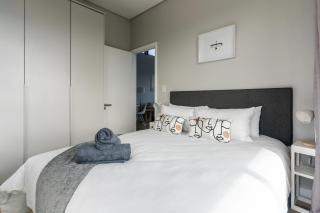 Burmeister 607 - Top Floor Corner 2 Bedroom Apartment with Sea and Lagoon Views - Onsite Parking - 3