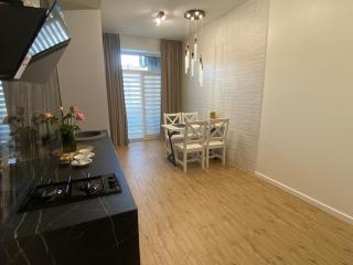 Relax apartment стильні апартаменти біля озера авторський ремонт - Rivne - 2