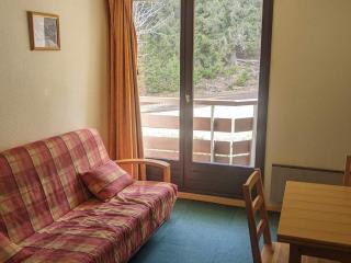 Appartement 2 pièces au pied des pistes, balcon - FR-1-557-59 - 0