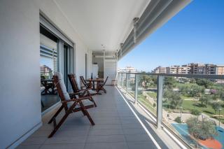 Kind Park - Sleek Apartment with Terrace & Parking - Bari - 5