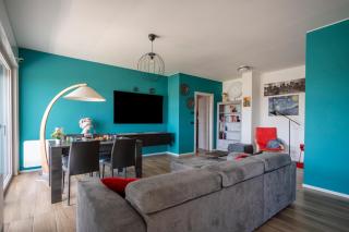 Kind Park - Sleek Apartment with Terrace & Parking - Bari - 8